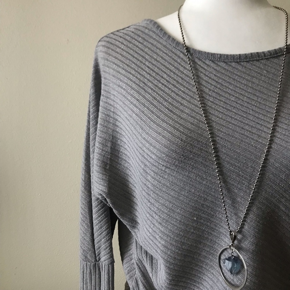 🖤Asymmetrical sweater🖤 - Picture 2 of 3